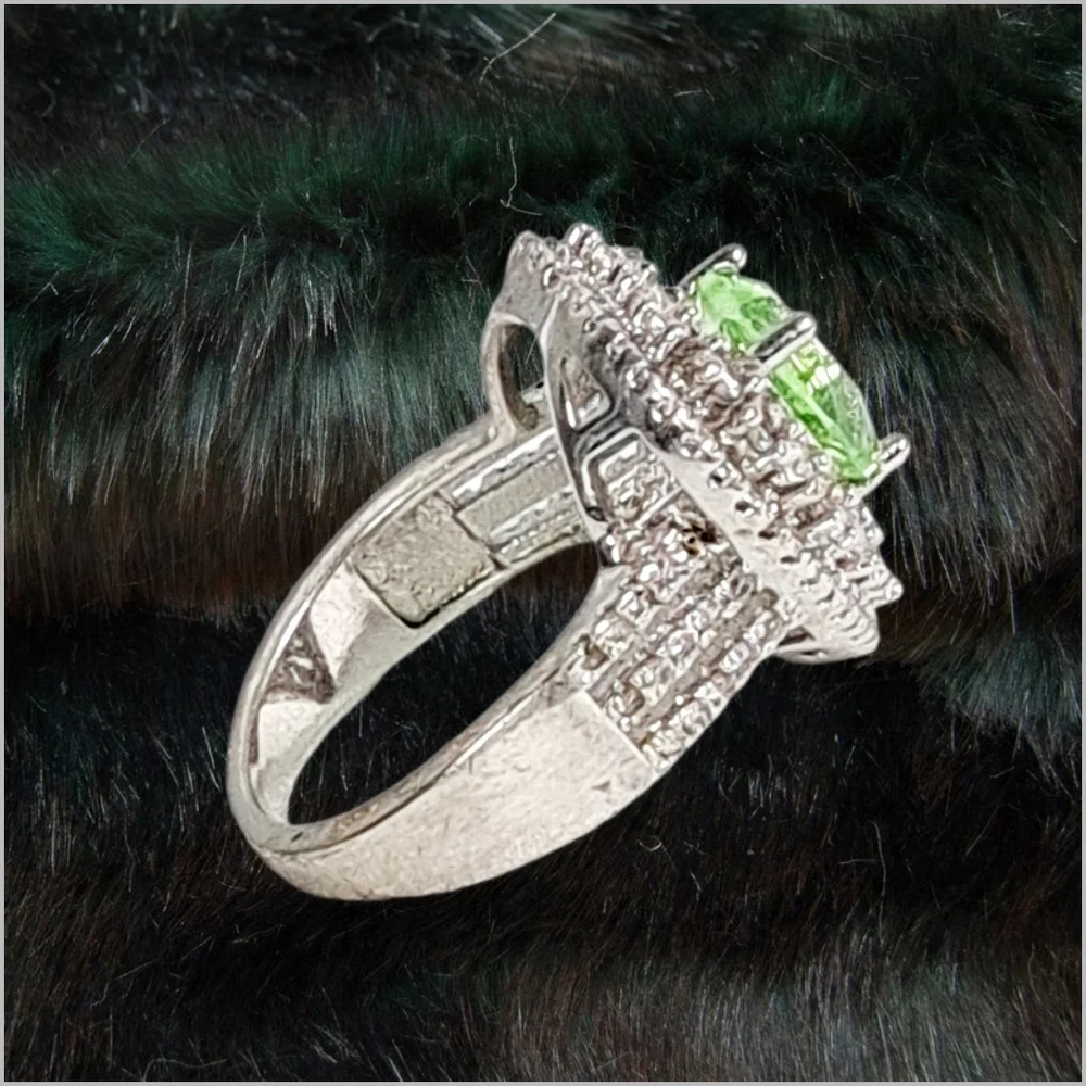 Heart Shaped Trillion Cuf Natural Peridot & White Topaz Halo Silver Ring Size 8.